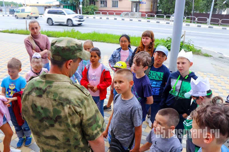 В рамках акции «Каникулы с Росгвардией» состоялась встреча сотрудников ведомства и юных южносахалинцев