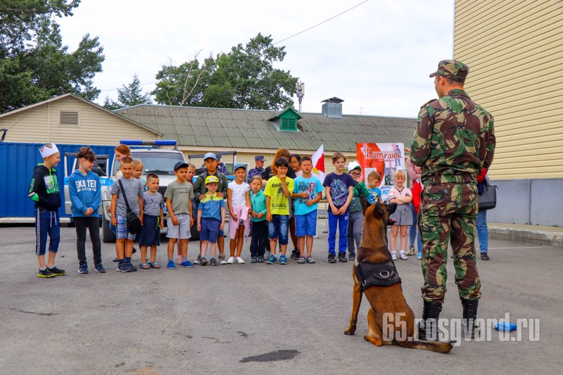 В рамках акции «Каникулы с Росгвардией» состоялась встреча сотрудников ведомства и юных южносахалинцев