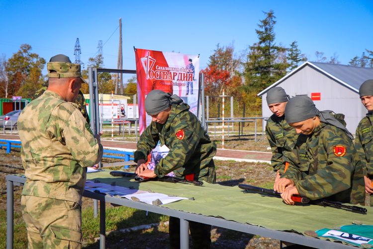 На Сахалине прошли военно-спортивные соревнования «Родине служить почетно!»