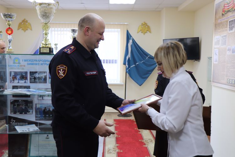 В Управлении Росгвардии по Сахалинской области поздравили журналистов с профессиональным праздником