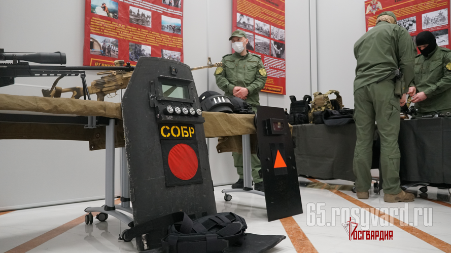 Сахалинская Росгвардия открыла выставку «В объективе Росгвардия»