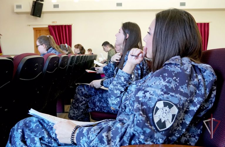 Сахалинские росгвардейцы присоединились к Международной акции "Диктант Победы" 