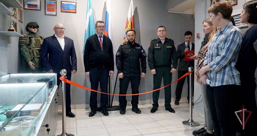 В Южно-Сахалинске открыли выставку о героях и судьбе спецназа к юбилею отряда "Редут"