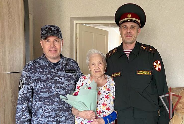 Народная победа: на Сахалине росгвардейцы отметили 9 мая