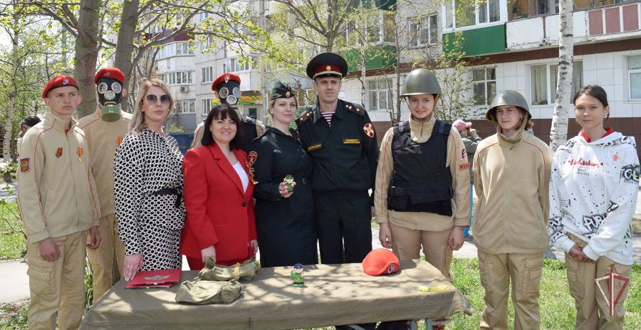 Росгвардейцы продолжают поздравлять ветеранов Великой Отечественной войны с праздником Великой Победы