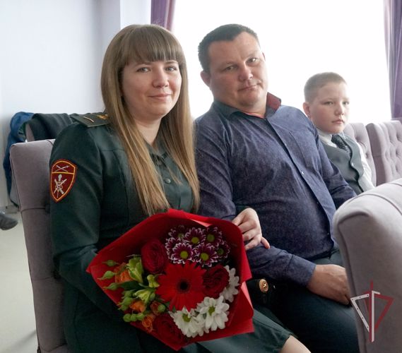  Росгвардейские семьи наградили в Южно-Сахалинске