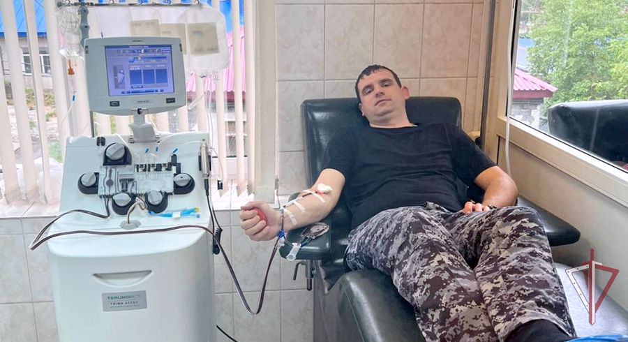 Поделись жизнью: Сахалинские росгвардейцы доноры крови