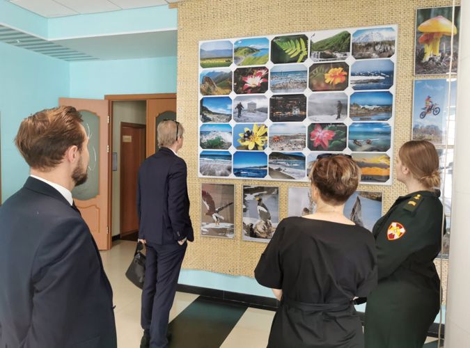 На самой дальней точке восточных рубежей открылась фотовыставка героя-росгвардейца