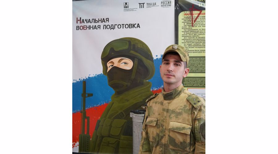 Курс начальной военной подготовки провели росгвардейцы перед показом фильма «Свои среди чужих» 