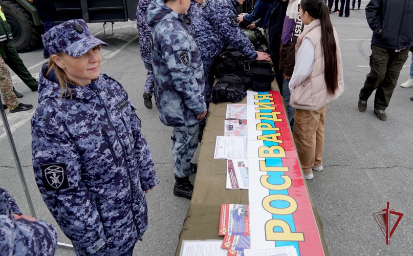 Росгвардейцы приняли участие в военно-патриотической  акции «День призывника» 