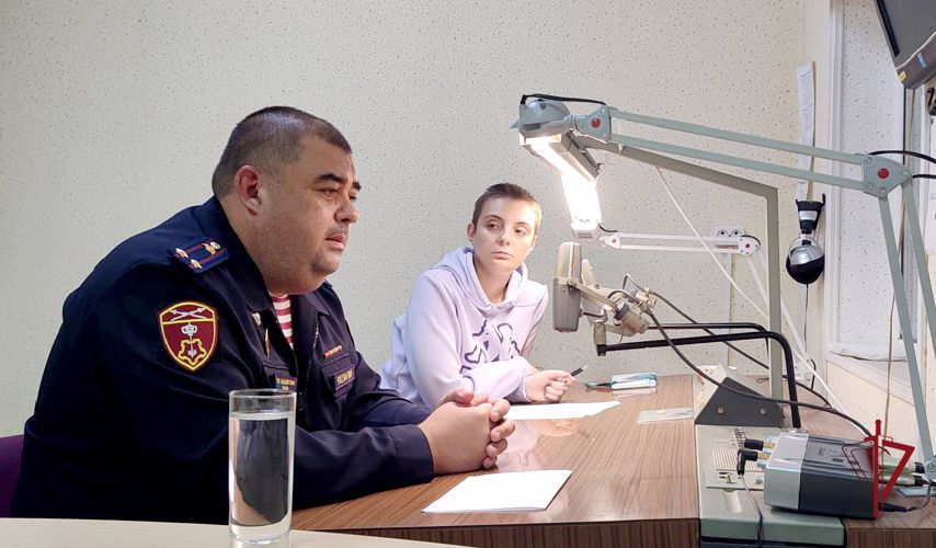 О службе во вневедомственной охране в студии радио ГТРК Сахалин рассказал офицер сахалинской росгвардии  