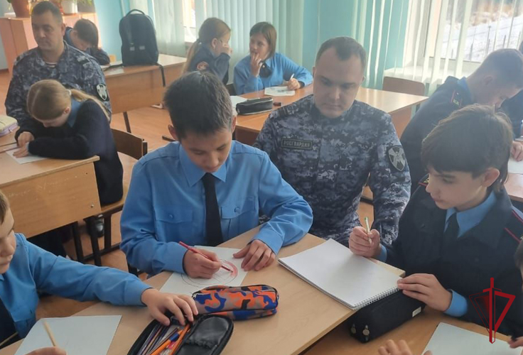 На Сахалине ученики класса Росгвардии поддержали акцию о здоровом образе жизни 
