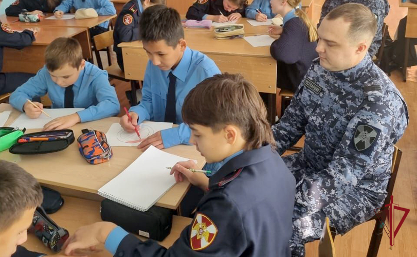 На Сахалине ученики класса Росгвардии поддержали акцию о здоровом образе жизни 