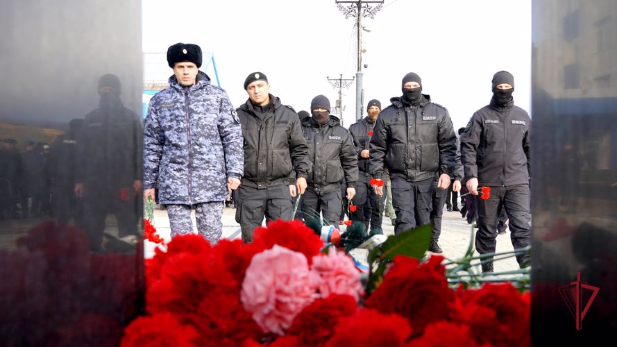 В Южно-Сахалинске прошли мероприятия, посвященные  Дню памяти погибших при выполнении служебных обязанностей сотрудников органов внутренних дел Российской Федерации