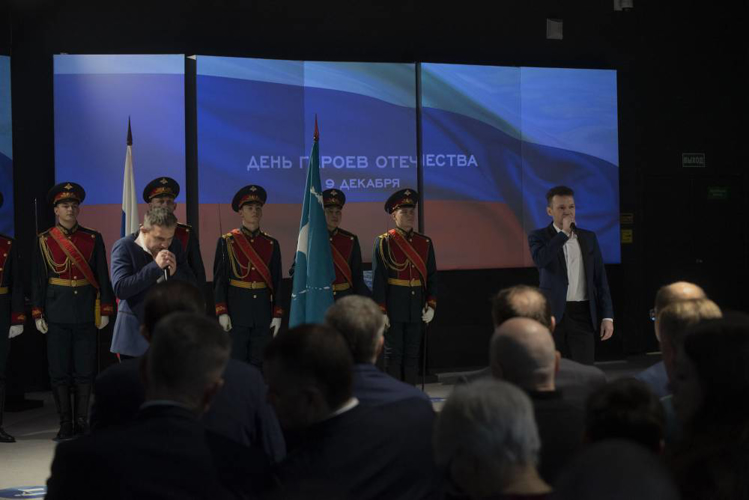 Выставка о героях специальной военной операции открылась в Южно-Сахалинске