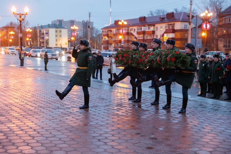 Памятные мероприятия в День Героев Отечества прошли в Сахалинской области