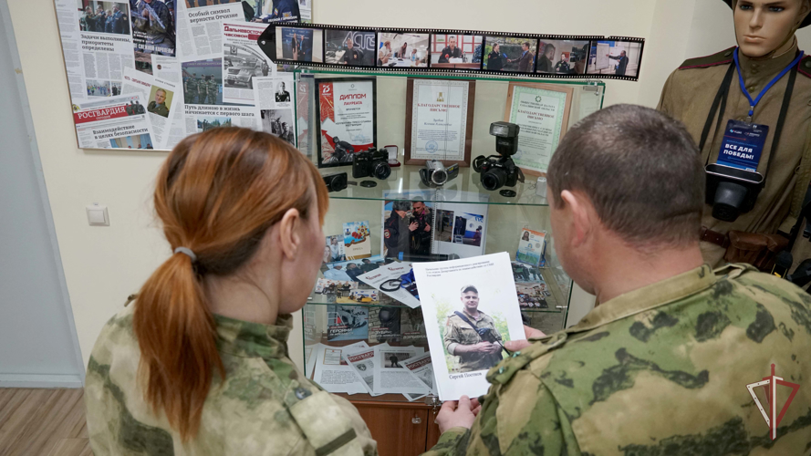 В управлении Росгвардии по Сахалинской области открыли выставку о работе ведомственной пресс - службы