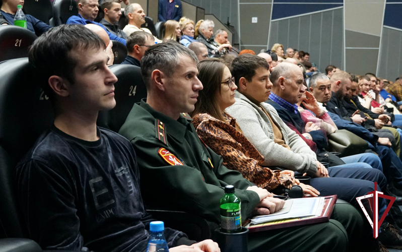 Сахалинские росгвардейцы приняли участие во встрече «Разговоры о самом важном»
