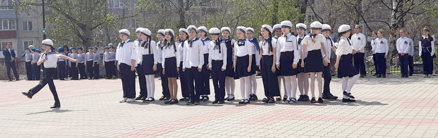 В Южно-Сахалинской начальной школе № 21 прошел смотр строя и песни