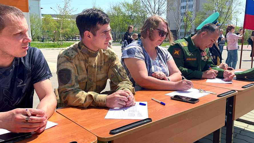В Южно-Сахалинской начальной школе № 21 прошел смотр строя и песни 