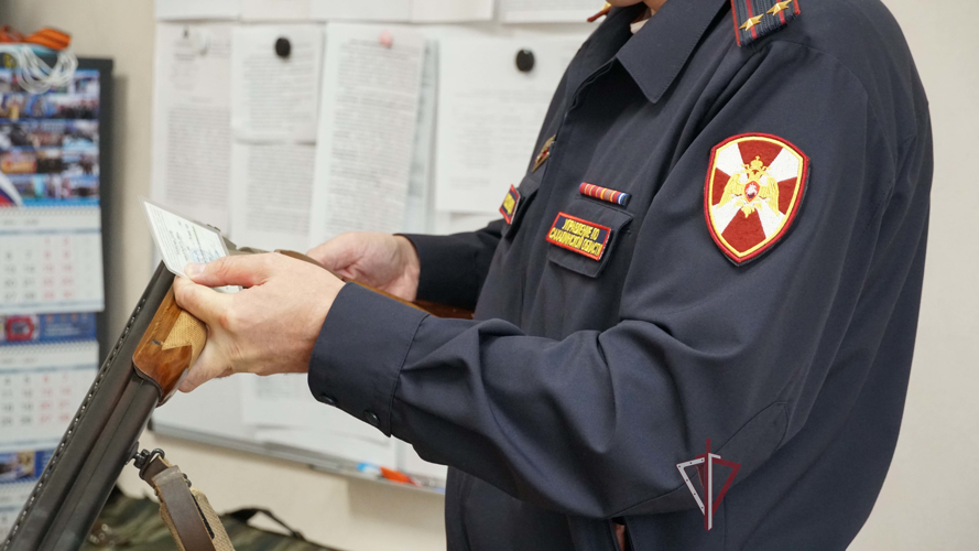 Сахалинцы отдают своё оружие для  участников cпециальной военной операции