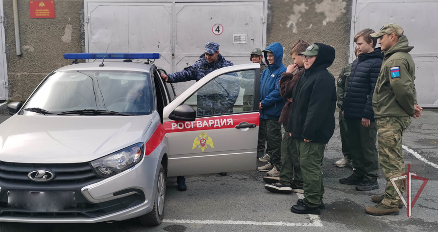 В отделе Южно-Сахалинской вневедомственной охраны прошел день открытых дверей
