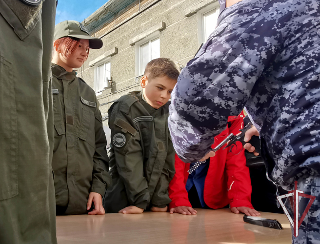 В отделе Южно-Сахалинской вневедомственной охраны прошел день открытых дверей
