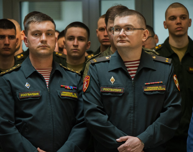 Росгвардейцы на Сахалине приняли участие в отрытии выставочного проекта «Защищаем СВОих»