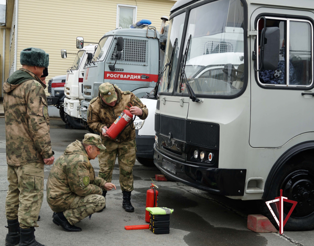Технический осмотр росгвардейских транспортных средств
