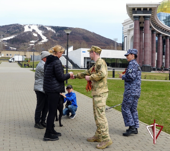 Росгвардейцы в Южно-Сахалинске присоединились к Всероссийской акции «Георгиевская ленточка»
