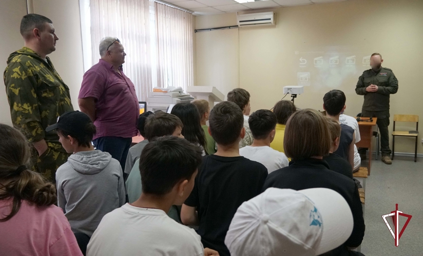 Один день в спецназе. Юные поисковики посетили СОБР «РЕДУТ»