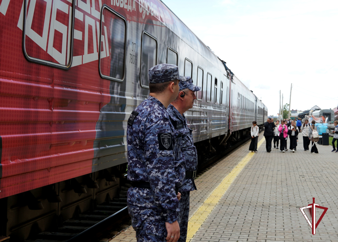 Росгвардейцы на Сахалине обеспечили охрану порядка на выставке «Поезд Победы»