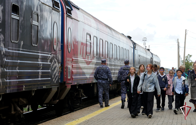 Росгвардейцы на Сахалине обеспечили охрану порядка на выставке «Поезд Победы»