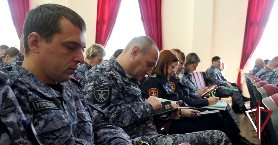 Росгвардейцы в Южно-Сахалинске поддержали Всероссийскую просветительскую акцию «Большой этнографический диктант» 