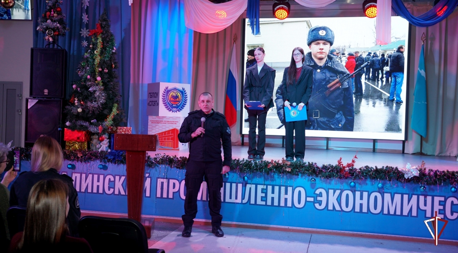 В Южно-Сахалинске увековечили память сотрудника ОМОН, погибшего в специальной военной операции