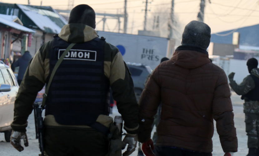 При силовой поддержке Росгвардии на Сахалине проходят мероприятия по контролю миграционного законодательства