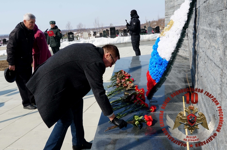 В Южно-Сахалинске почтили память бойцов ОМОН «Тайфун», погибших при исполнении служебного долга  