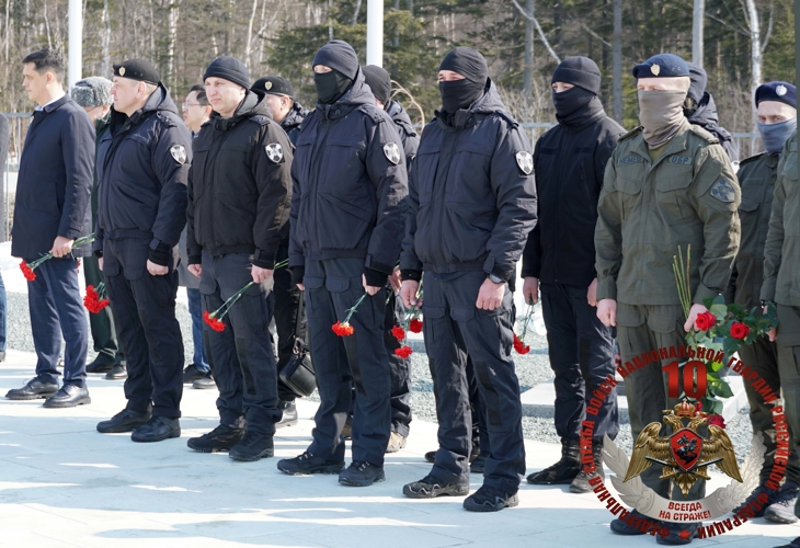 В Южно-Сахалинске почтили память бойцов ОМОН «Тайфун», погибших при исполнении служебного долга  