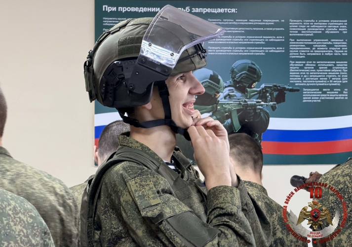 Сахалинские студенты познакомились с буднями офицеров СОБР «Редут» Росгвардии 