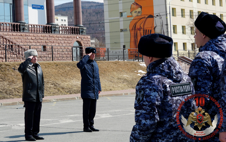 В Южно-Сахалинске состоялся гарнизонный развод нарядов Росгвардии и полиции, заступающих на охрану правопорядка