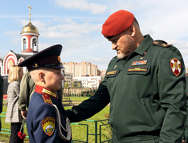 ГДЕ УЧАТ РОДИНУ ЗАЩИЩАТЬ