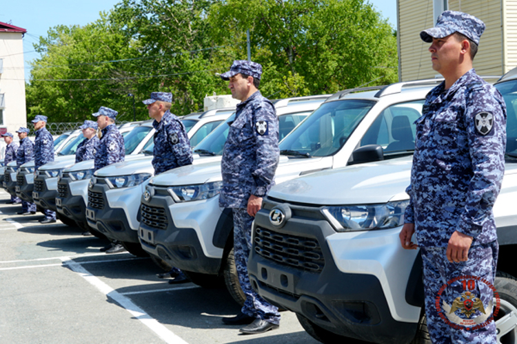 Вневедомственная охрана на Сахалине получила 16 новых служебных внедорожников