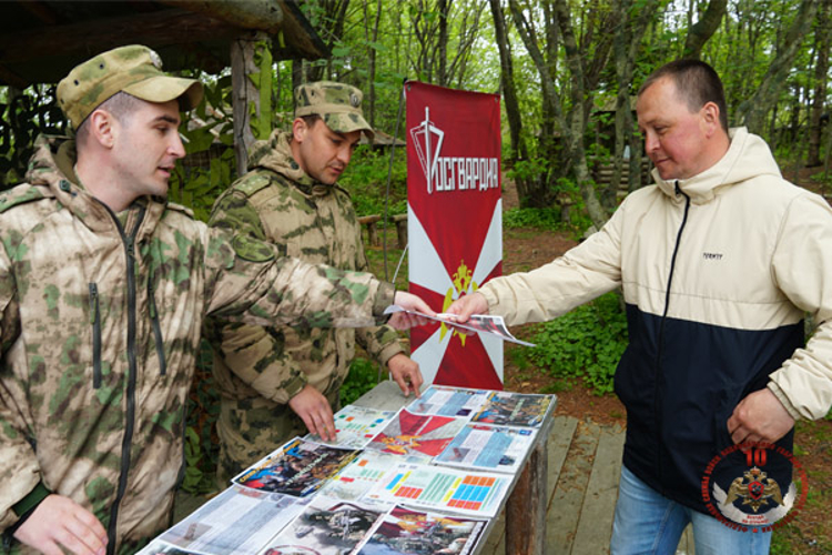 Правоохранители организовали для детей военно-спортивную игру «Зарница» 