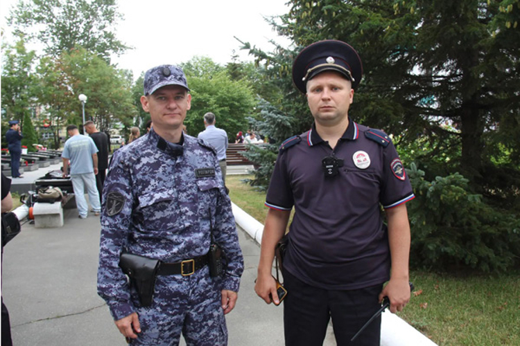 На Сахалине почтили память Игоря Фархутдинова и его команды