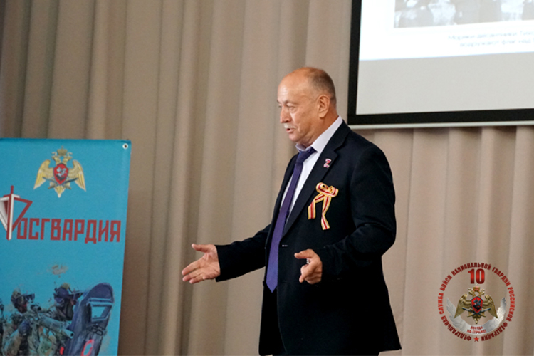 О событиях завершающего этапа Второй мировой войны росгвардейцам напомнил полковник запаса