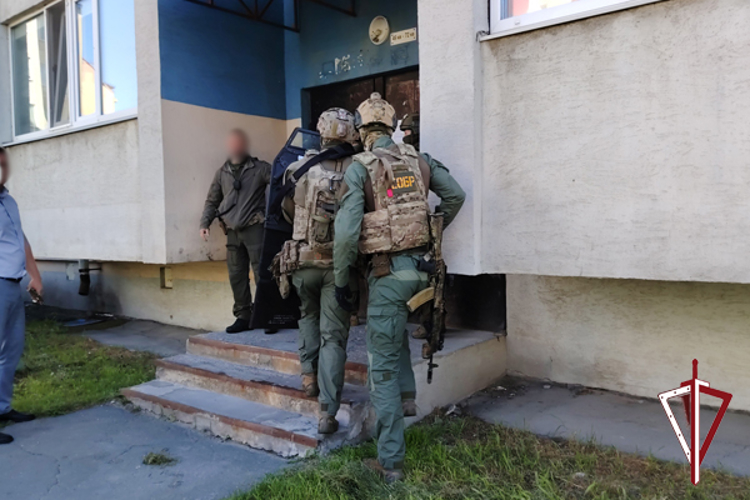 Сотрудники СОБР Росгвардии оказали силовую поддержку при задержании подозреваемого в тяжком преступлении 