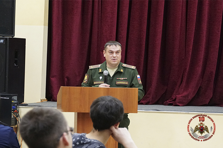 Офицеры СОБР «Редут» познакомили студентов колледжа с особенностями службы в спецподразделении 
