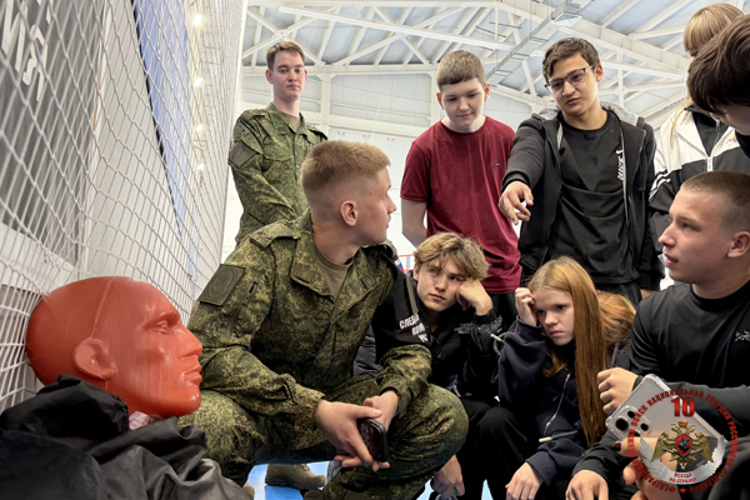 На Сахалине Росгвардия стала площадкой для проведения военно-спортивной игры «Взвод первого курса»